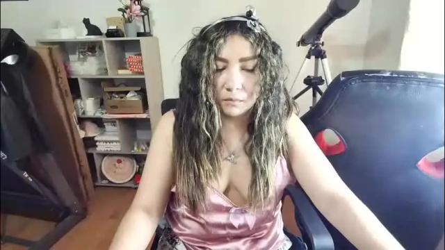 Thumbnail 1, vellarossa's Stream at Chaturbate, 26 days ago