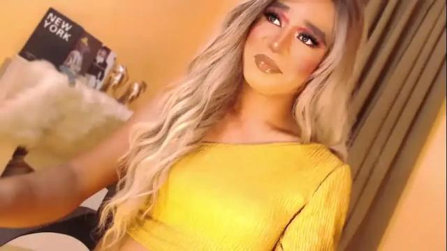 Image 10 of velvet_fux Stream on Chaturbate on 3 months ago