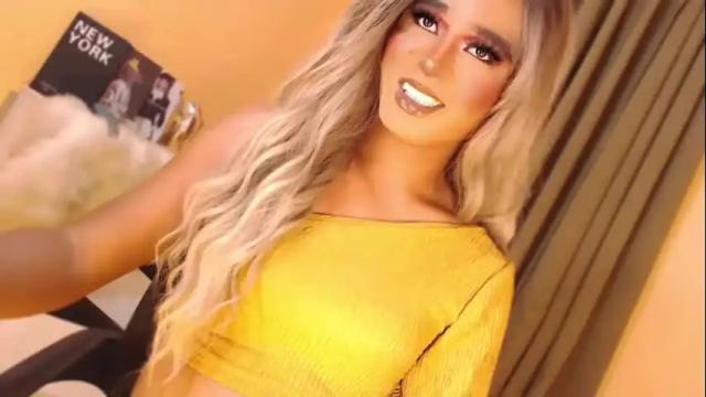 Image 12 of velvet_fux Stream on Chaturbate on 3 months ago