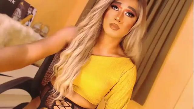 Image 12 of velvet_fux Stream on Chaturbate on 3 months ago