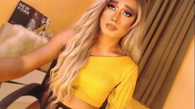 Image 4 of velvet_fux Stream on Chaturbate on 3 months ago