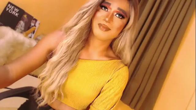 Image 7 of velvet_fux Stream on Chaturbate on 3 months ago