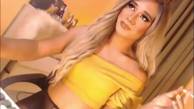 Image 6 of velvet_fux Stream on Chaturbate on 2 months ago