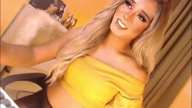 Image 8 of velvet_fux Stream on Chaturbate on 2 months ago