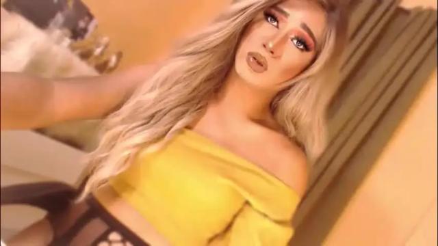 Image 4 of velvet_fux Stream on Chaturbate on 2 months ago