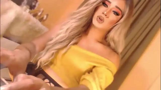 Image 8 of velvet_fux Stream on Chaturbate on 2 months ago