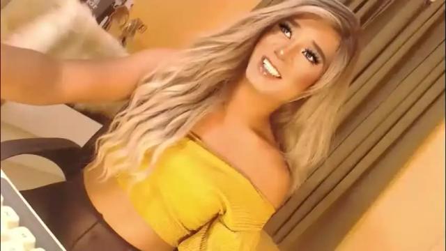 Image 8 of velvet_fux Stream on Chaturbate on 2 months ago