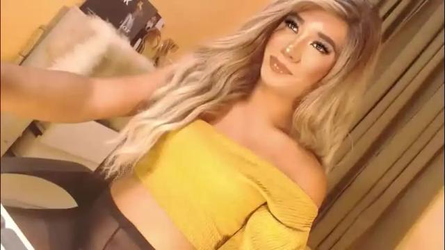 Image 6 of velvet_fux Stream on Chaturbate on 2 months ago