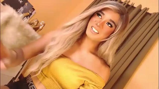 Image 10 of velvet_fux Stream on Chaturbate on 1 month ago