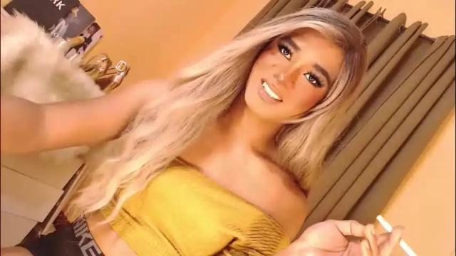 Image 11 of velvet_fux Stream on Chaturbate on 1 month ago