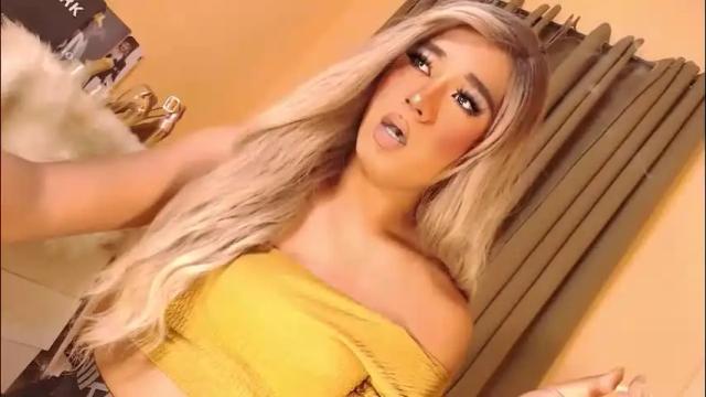 Image 2 of velvet_fux Stream on Chaturbate on 1 month ago