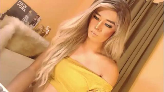 Image 3 of velvet_fux Stream on Chaturbate on 1 month ago