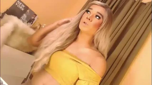 Image 7 of velvet_fux Stream on Chaturbate on 1 month ago