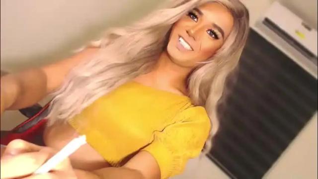 Image 6 of velvet_fux Stream on Chaturbate on 26 days ago