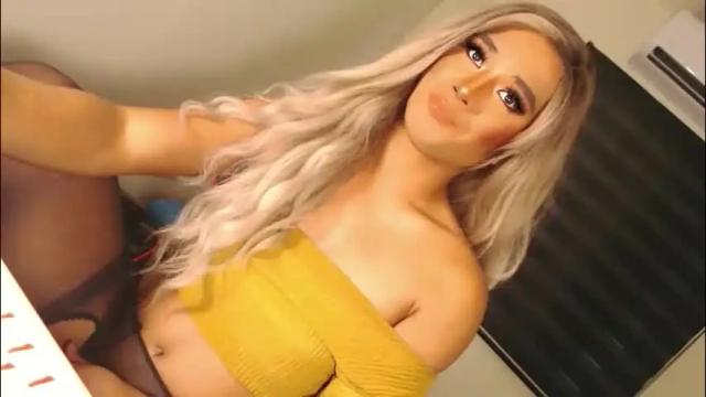 Image 11 of velvet_fux Stream on Chaturbate on 6 days ago