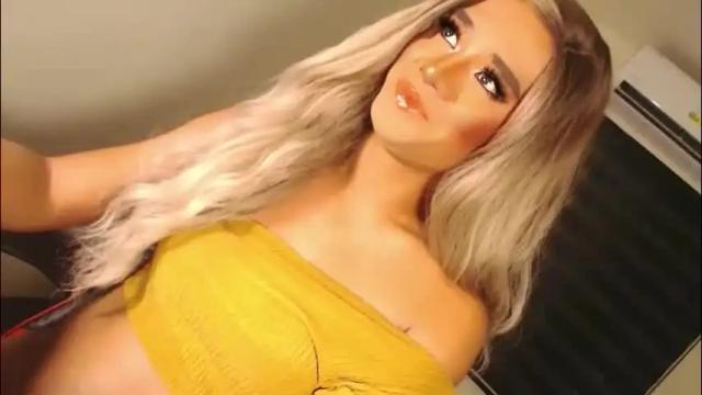 Image 2 of velvet_fux Stream on Chaturbate on 6 days ago