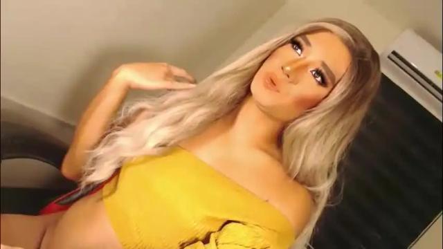 Image 4 of velvet_fux Stream on Chaturbate on 6 days ago