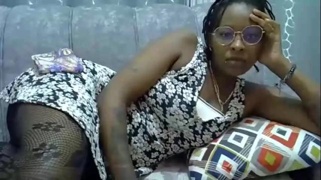 Image 4 of velvet_temptress Stream on Chaturbate on 20 days ago