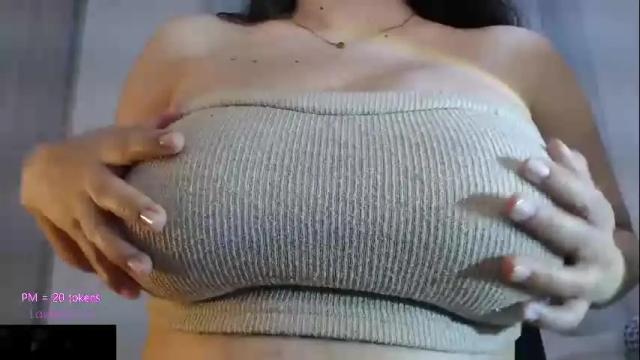 Image 3 of velvetcrystal Stream on Chaturbate on 1 month ago
