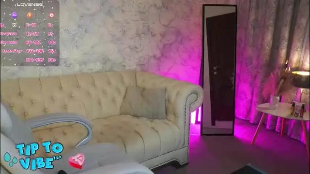 Image 6 of velvetsky_ Stream on Chaturbate on 3 months ago