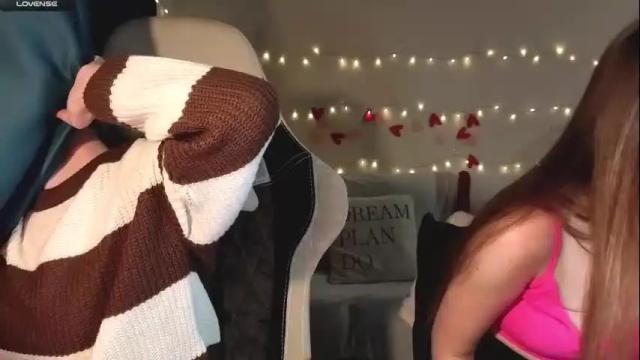 Image 2 of velvetvalkyries Stream on Chaturbate on 1 month ago