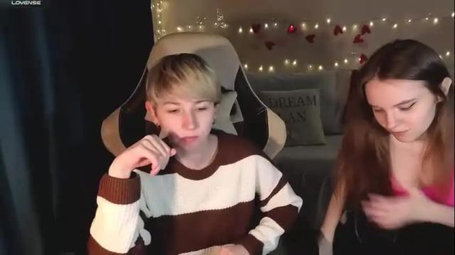 Image 7 of velvetvalkyries Stream on Chaturbate on 1 month ago