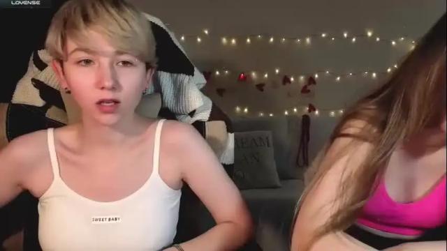 Image 8 of velvetvalkyries Stream on Chaturbate on 1 month ago