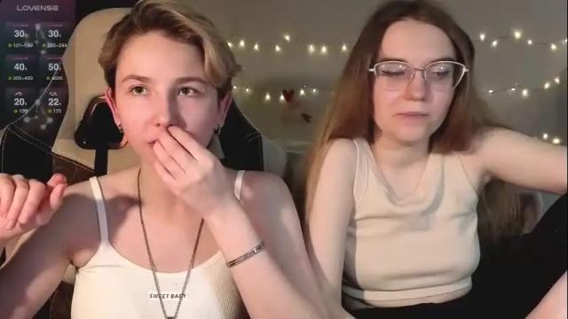 Image 3 of velvetvalkyries Stream on Chaturbate on 1 month ago