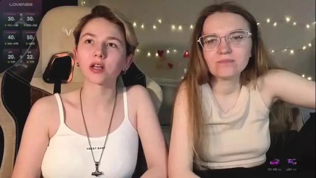 Image 4 of velvetvalkyries Stream on Chaturbate on 1 month ago
