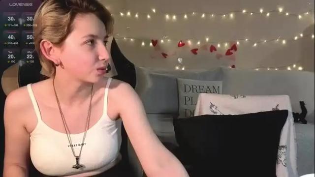 Image 7 of velvetvalkyries Stream on Chaturbate on 1 month ago