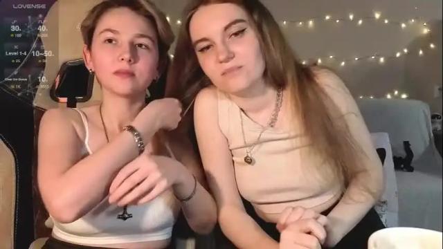 Image 8 of velvetvalkyries Stream on Chaturbate on 1 month ago