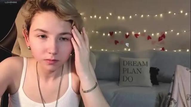 Image 2 of velvetvalkyries Stream on Chaturbate on 1 month ago