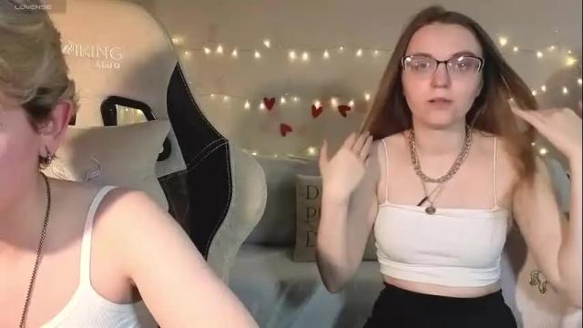 Image 4 of velvetvalkyries Stream on Chaturbate on 1 month ago