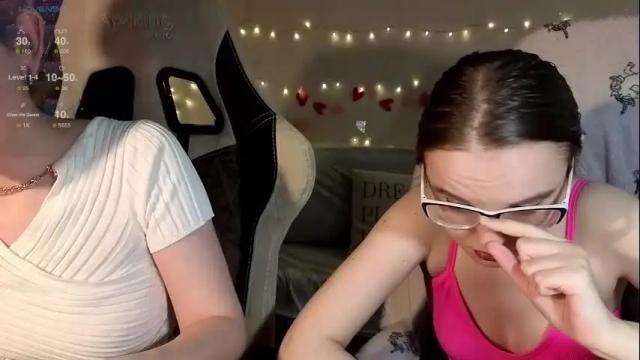 Image 4 of velvetvalkyries Stream on Chaturbate on 1 month ago