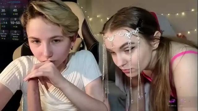Image 7 of velvetvalkyries Stream on Chaturbate on 23 days ago