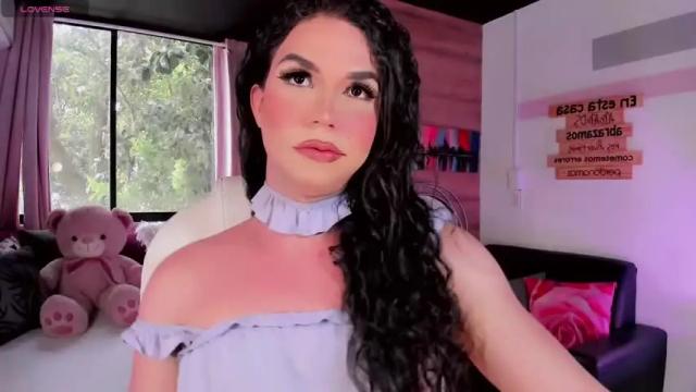 Image 12 of venecismarin Stream on Chaturbate on 15 months ago