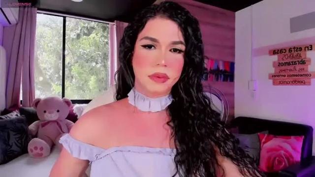 Image 7 of venecismarin Stream on Chaturbate on 15 months ago