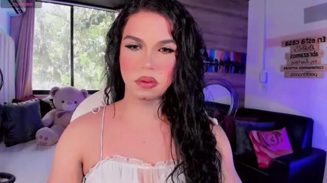 Image 10 of venecismarin Stream on Chaturbate on 15 months ago