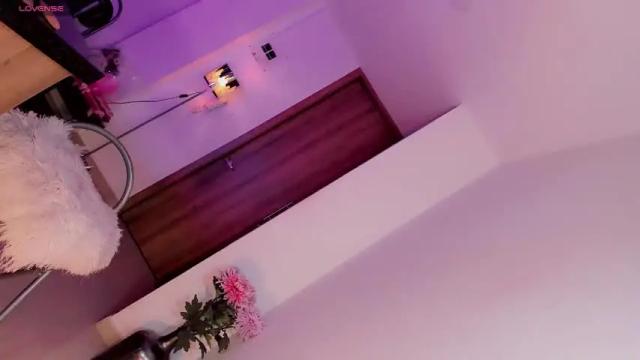 Image 10 of venecismarin Stream on Chaturbate on 14 months ago