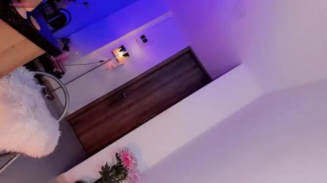 Image 7 of venecismarin Stream on Chaturbate on 14 months ago