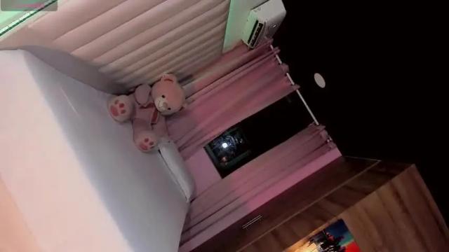Image 12 of venecismarin Stream on Chaturbate on 14 months ago