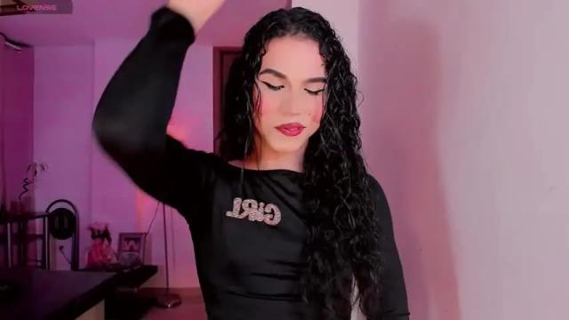 Image 6 of venecismarin Stream on Chaturbate on 13 months ago