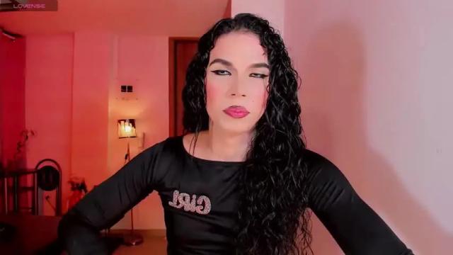 Image 8 of venecismarin Stream on Chaturbate on 13 months ago