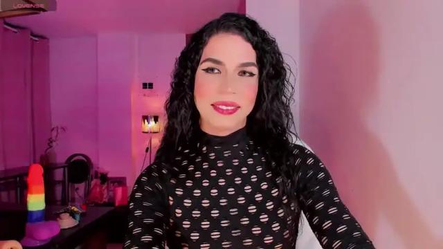 Image 3 of venecismarin Stream on Chaturbate on 13 months ago