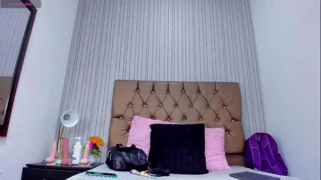 Image 2 of veneno_hot Stream on Chaturbate on 1 month ago