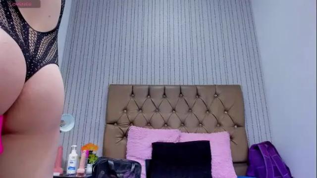 Image 2 of veneno_hot Stream on Chaturbate on 1 month ago