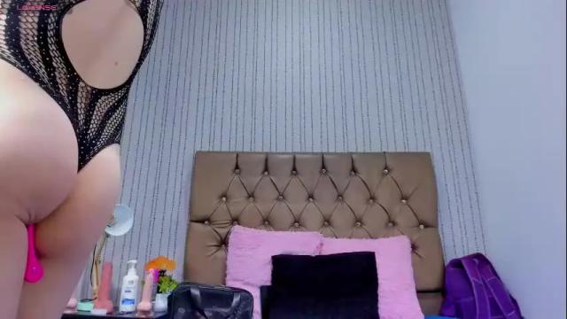 Image 6 of veneno_hot Stream on Chaturbate on 1 month ago