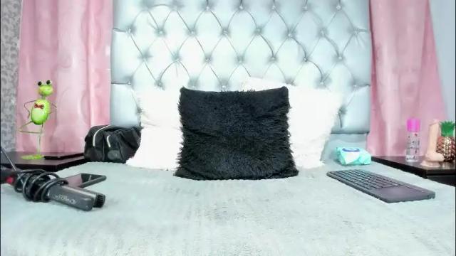 Image 2 of veneno_hot Stream on Chaturbate on 1 month ago