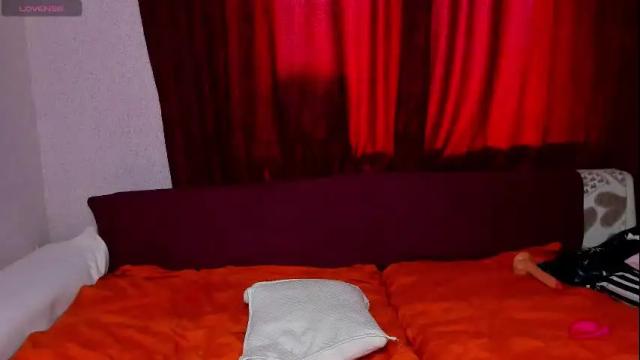 Image 7 of veneradi615 Stream on Chaturbate on 1 month ago