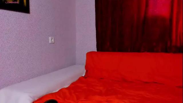 Image 6 of veneradi615 Stream on Chaturbate on 23 days ago